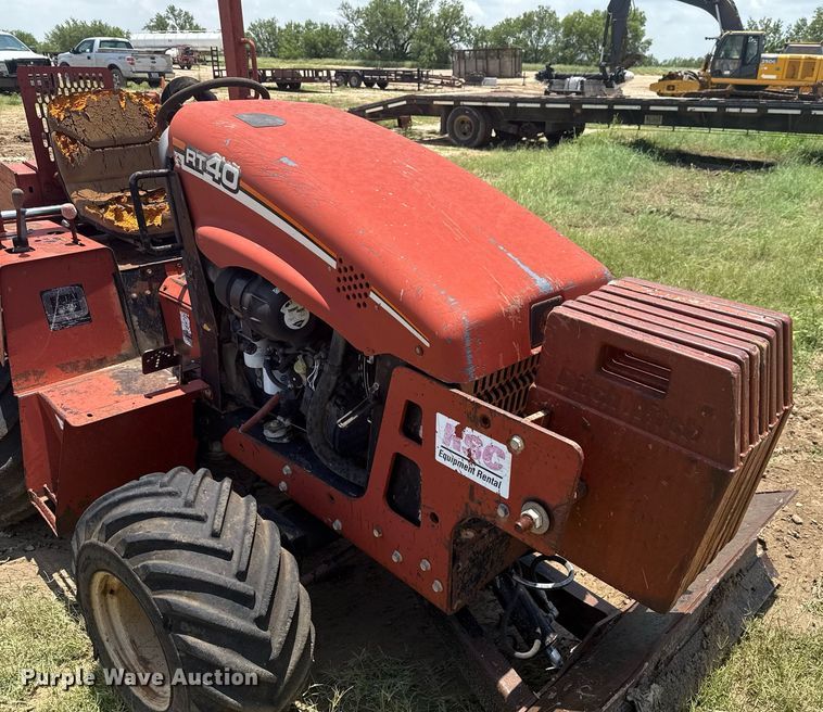 image for item ED5722 2004 Ditch Witch RT40 trencher