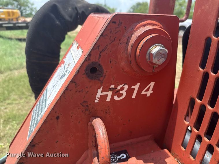 image for item ED5722 2004 Ditch Witch RT40 trencher