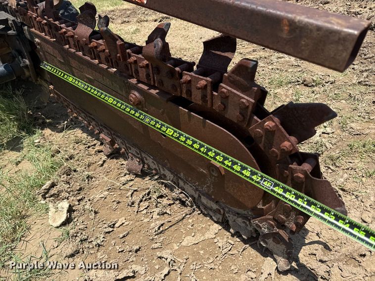 image for item ED5722 2004 Ditch Witch RT40 trencher