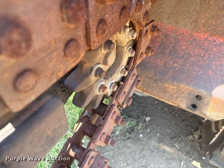 image for item ED5722 2004 Ditch Witch RT40 trencher