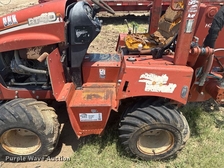 image for item ED5722 2004 Ditch Witch RT40 trencher