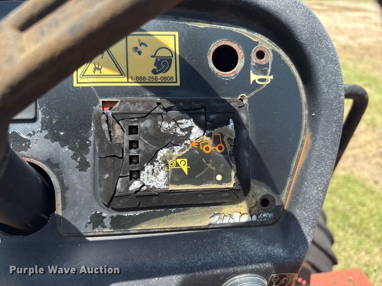 image for item ED5722 2004 Ditch Witch RT40 trencher