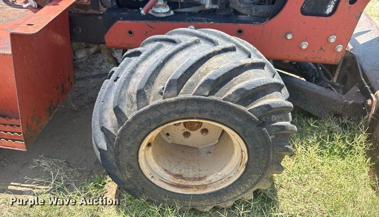 image for item ED5722 2004 Ditch Witch RT40 trencher
