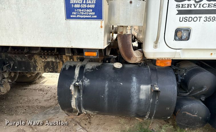 image for item ED5726 2000 Mack CH613 water truck