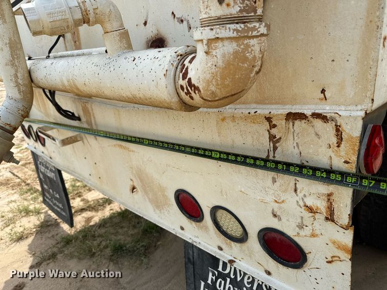 image for item ED5726 2000 Mack CH613 water truck