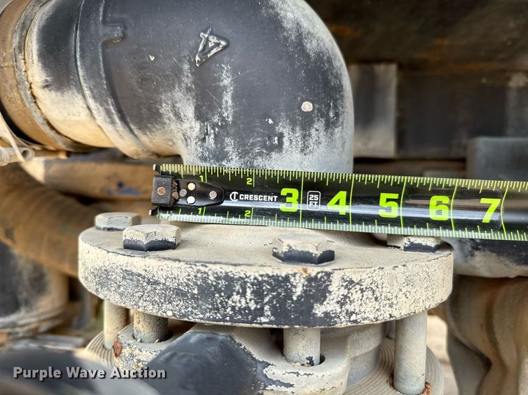 image for item ED5726 2000 Mack CH613 water truck