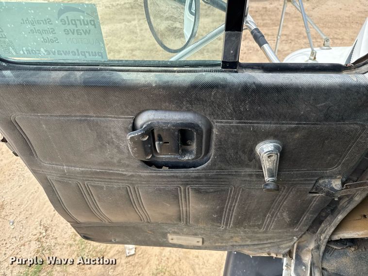 image for item ED5726 2000 Mack CH613 water truck