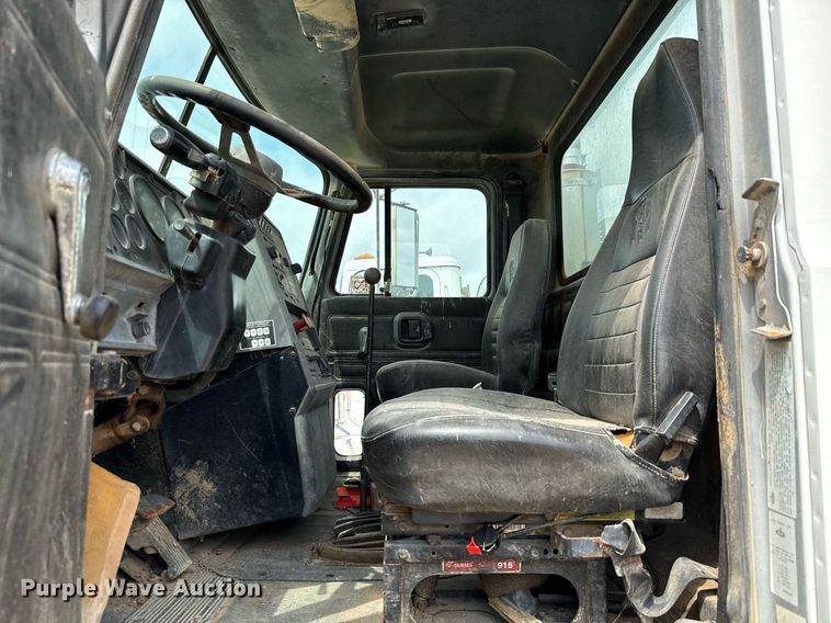 image for item ED5726 2000 Mack CH613 water truck