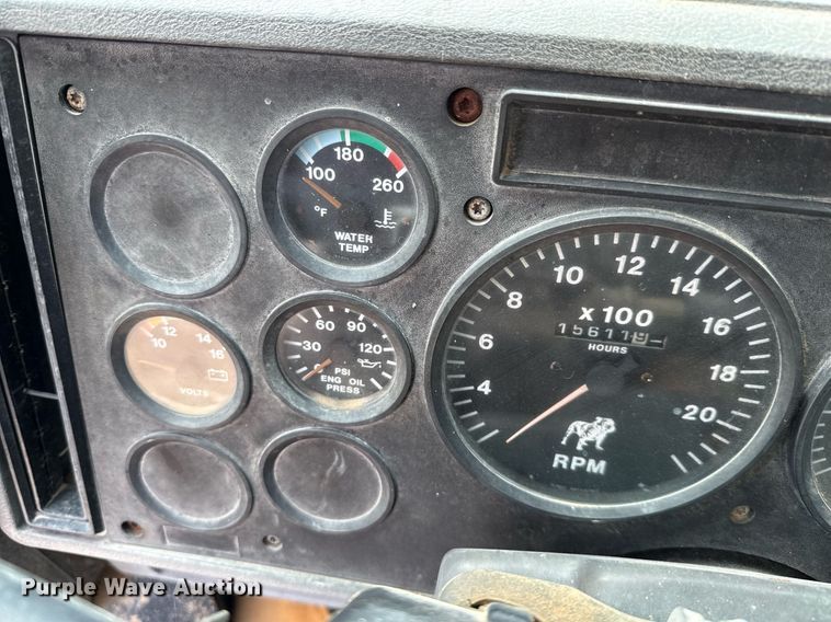 image for item ED5726 2000 Mack CH613 water truck