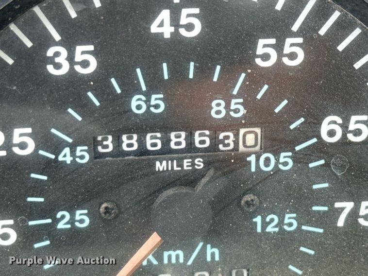 image for item ED5726 2000 Mack CH613 water truck