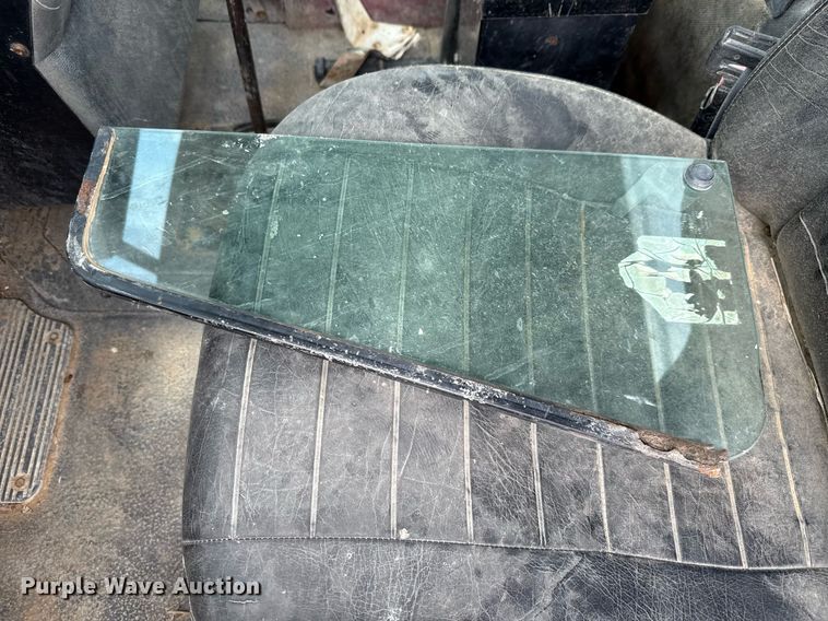 image for item ED5726 2000 Mack CH613 water truck