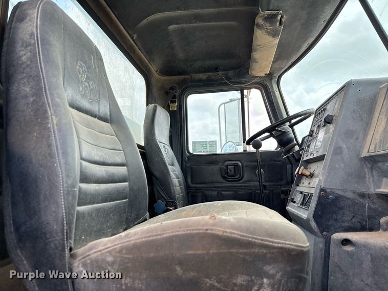 image for item ED5726 2000 Mack CH613 water truck