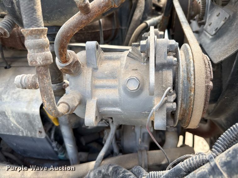 image for item ED5726 2000 Mack CH613 water truck