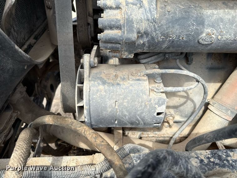 image for item ED5726 2000 Mack CH613 water truck