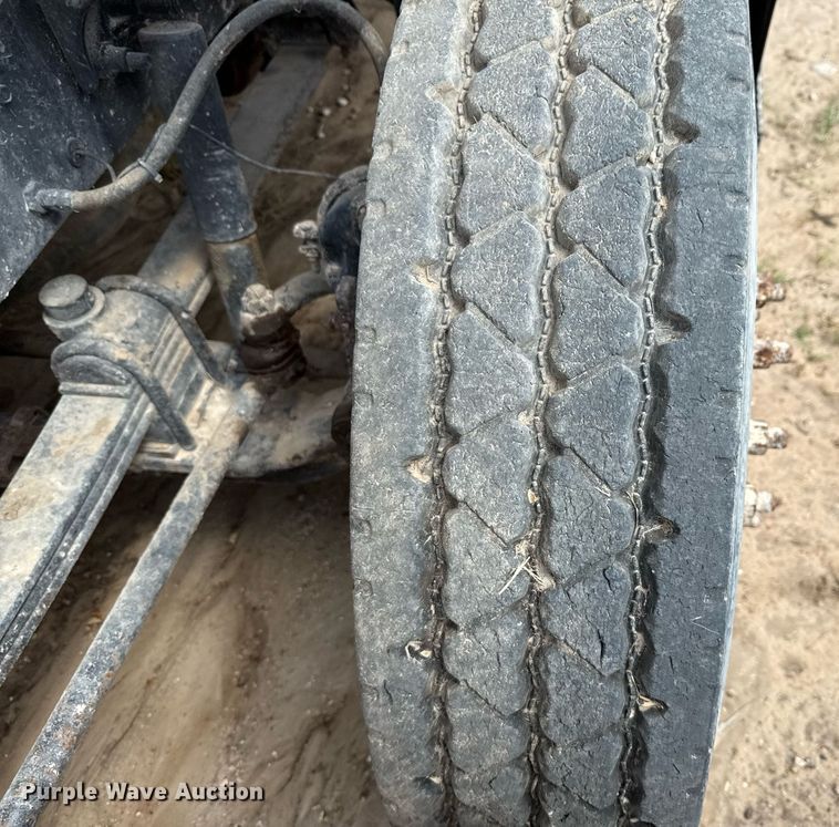 image for item ED5726 2000 Mack CH613 water truck