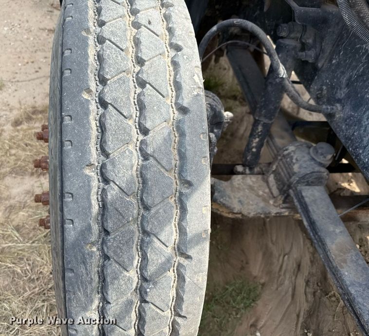 image for item ED5726 2000 Mack CH613 water truck