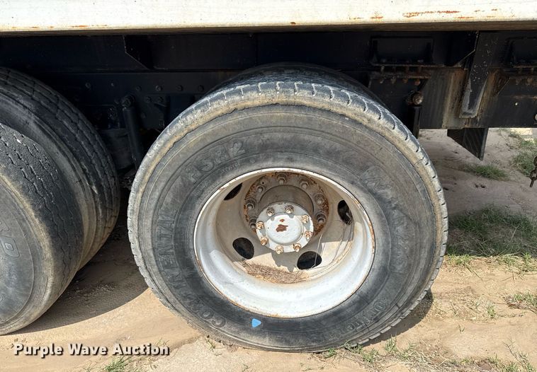 image for item ED5726 2000 Mack CH613 water truck