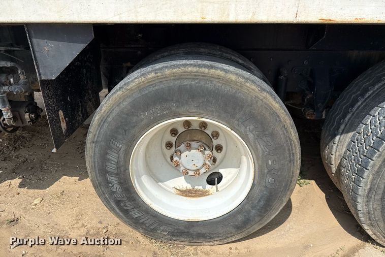 image for item ED5726 2000 Mack CH613 water truck