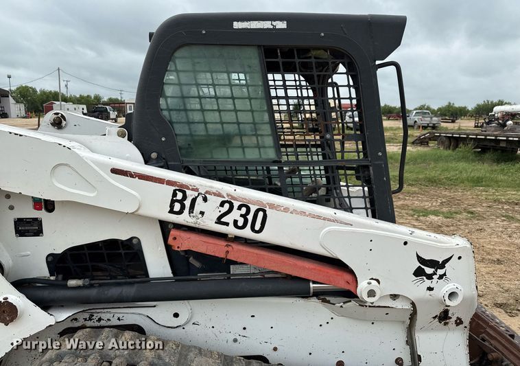image for item ED5727 2011 Bobcat T630 tracked skid steer loader