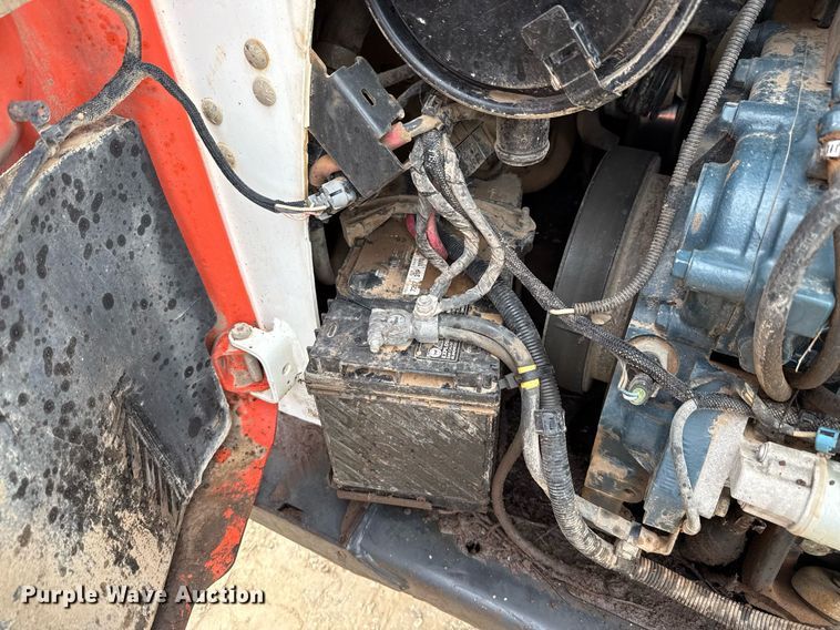 image for item ED5727 2011 Bobcat T630 tracked skid steer loader