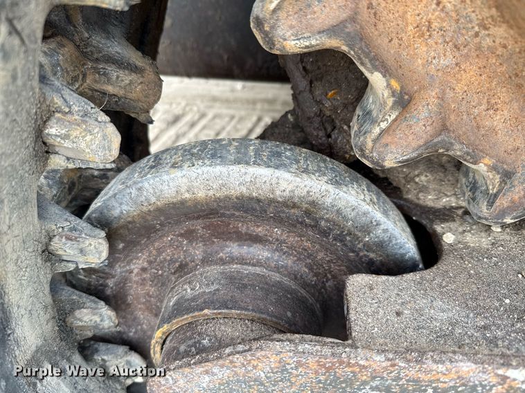 image for item ED5727 2011 Bobcat T630 tracked skid steer loader