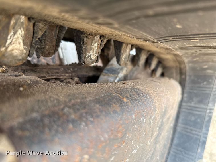 image for item ED5727 2011 Bobcat T630 tracked skid steer loader