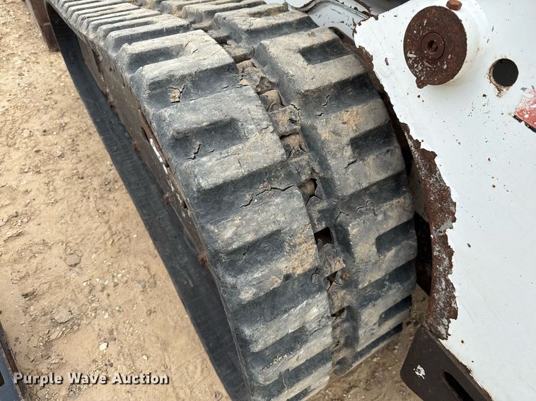 image for item ED5727 2011 Bobcat T630 tracked skid steer loader
