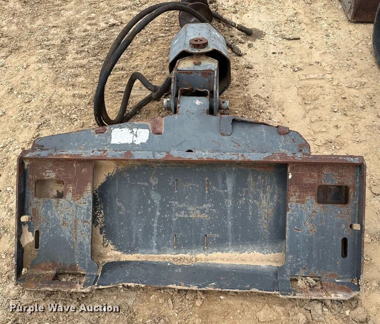 image for item ED5727 2011 Bobcat T630 tracked skid steer loader