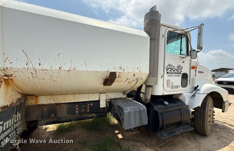 image for item ED5728 2000 International 9100 water truck