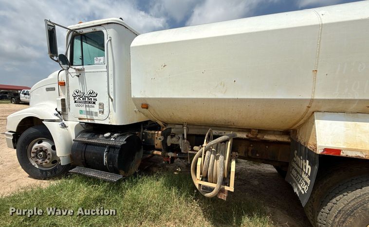 image for item ED5728 2000 International 9100 water truck