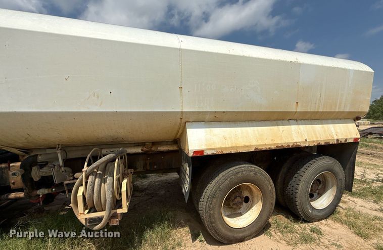 image for item ED5728 2000 International 9100 water truck