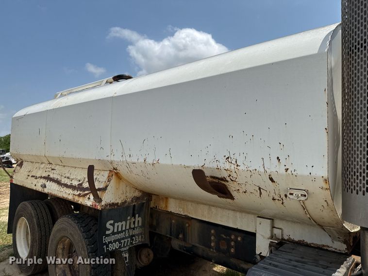 image for item ED5728 2000 International 9100 water truck