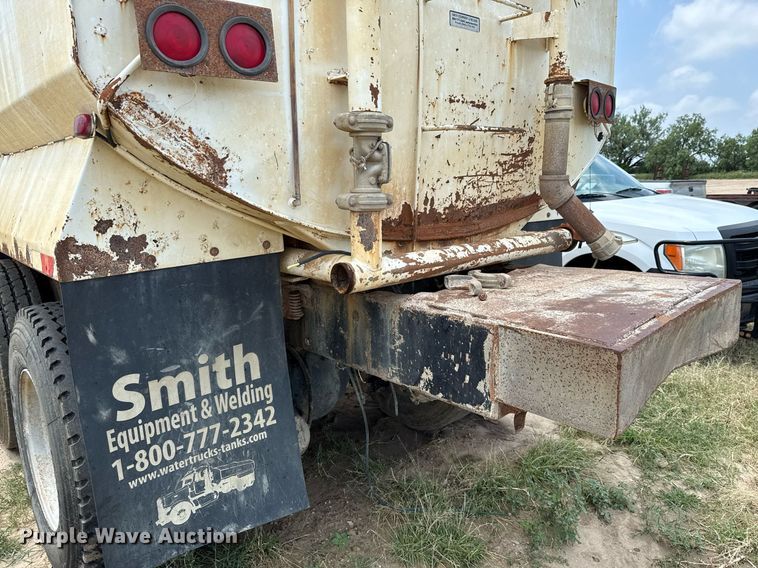 image for item ED5728 2000 International 9100 water truck