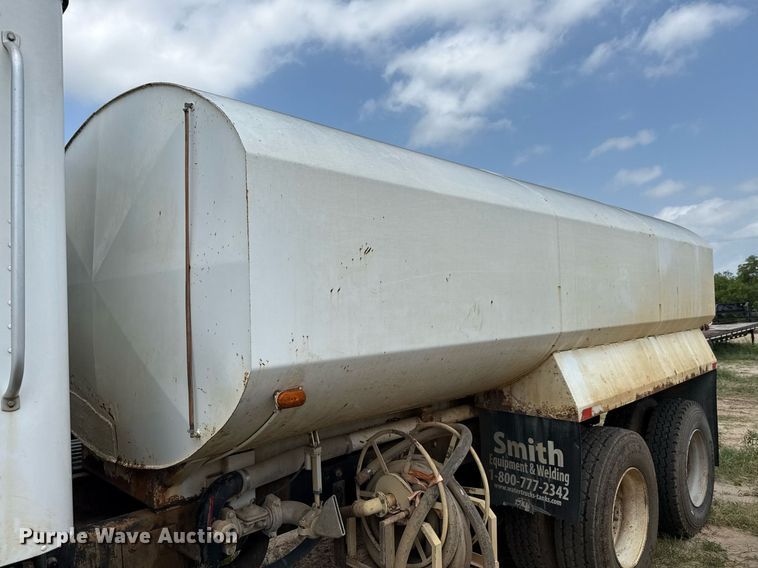 image for item ED5728 2000 International 9100 water truck