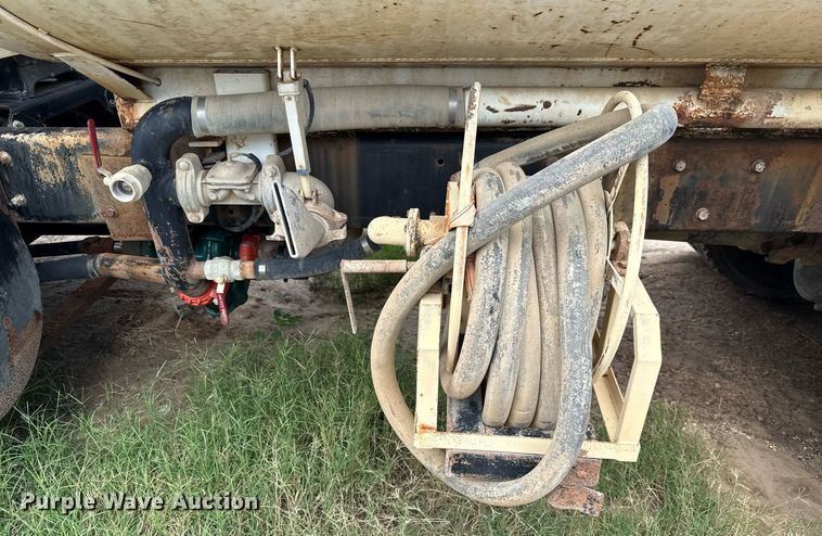 image for item ED5728 2000 International 9100 water truck