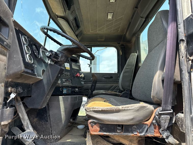 image for item ED5728 2000 International 9100 water truck