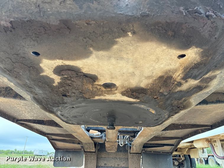 image for item ED5738 1999 Trail King TK110HDG lowboy equipment trailer