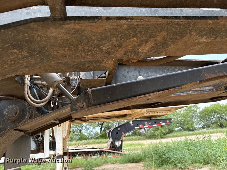 image for item ED5738 1999 Trail King TK110HDG lowboy equipment trailer