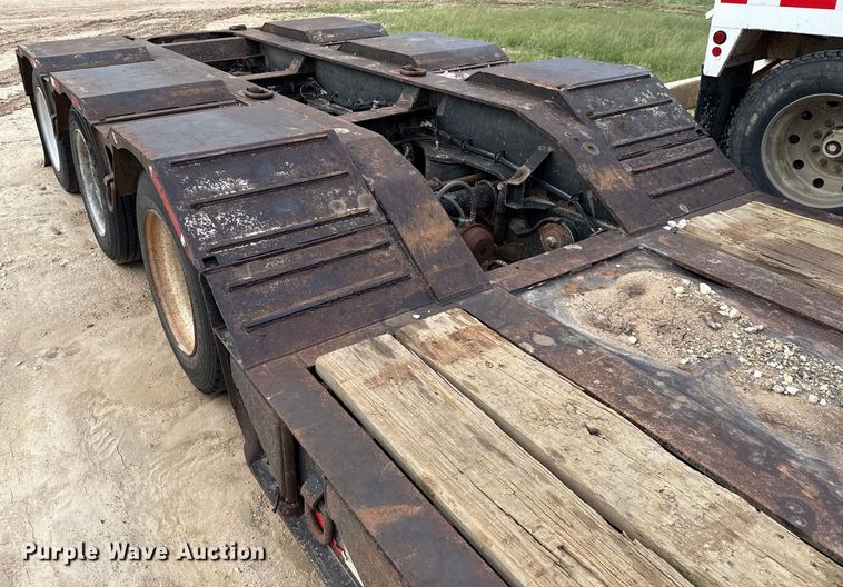 image for item ED5738 1999 Trail King TK110HDG lowboy equipment trailer