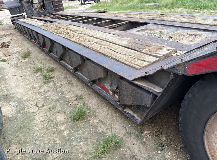 image for item ED5738 1999 Trail King TK110HDG lowboy equipment trailer
