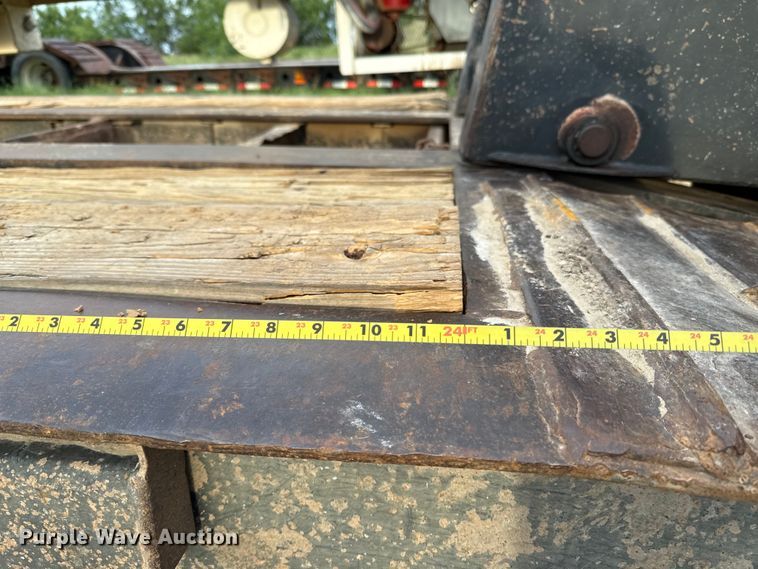 image for item ED5738 1999 Trail King TK110HDG lowboy equipment trailer