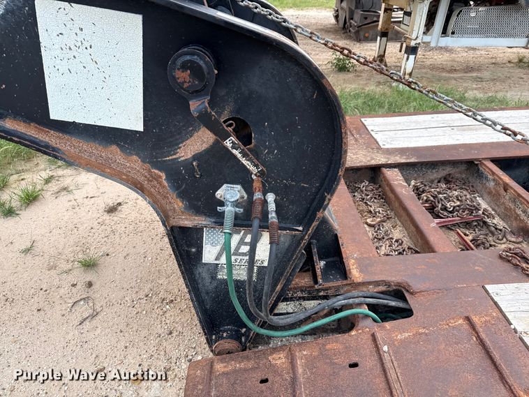 image for item ED5740 1998 Fontaine TB50NGB lowboy equipment trailer