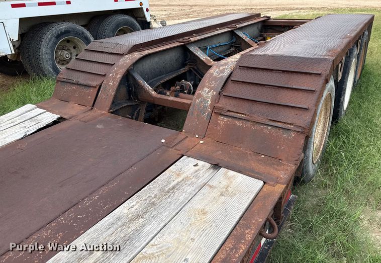 image for item ED5740 1998 Fontaine TB50NGB lowboy equipment trailer