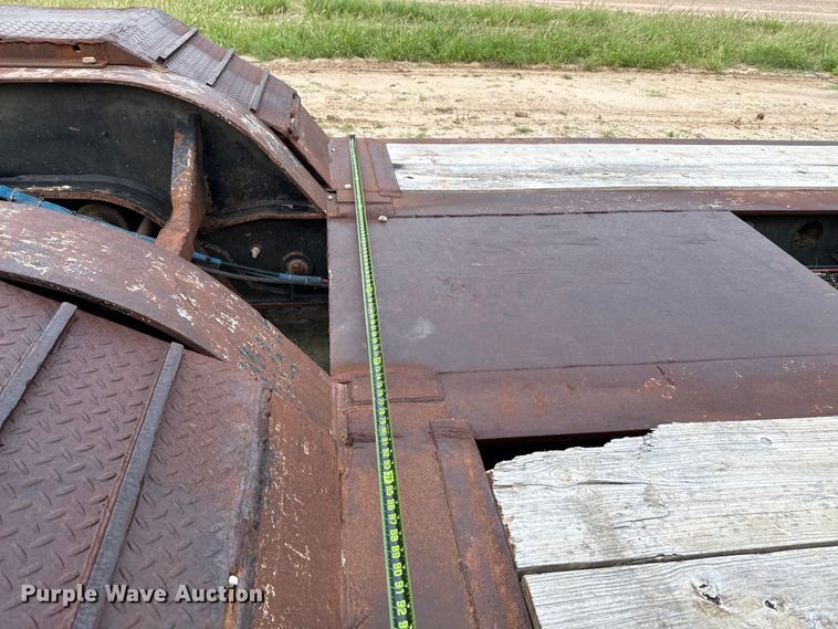 image for item ED5740 1998 Fontaine TB50NGB lowboy equipment trailer