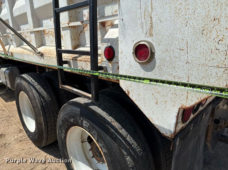 image for item ED5743 2008 Freightliner Business Class M2 dump truck