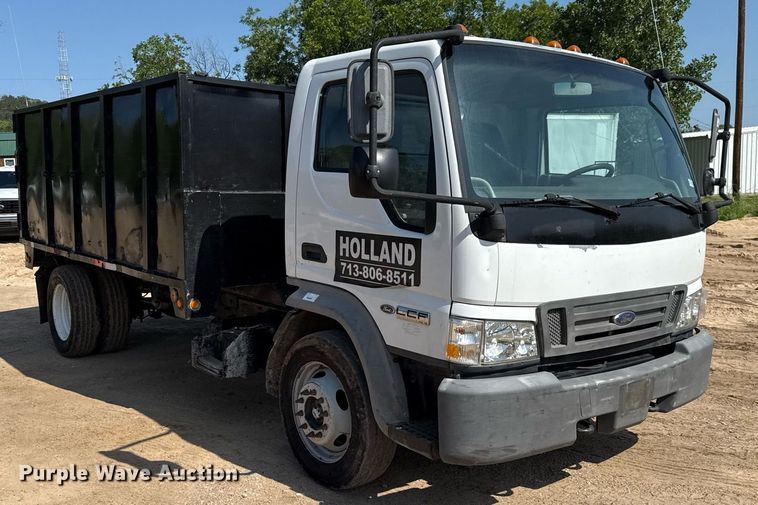 image for item ED5744 2006 Ford LCF dump truck