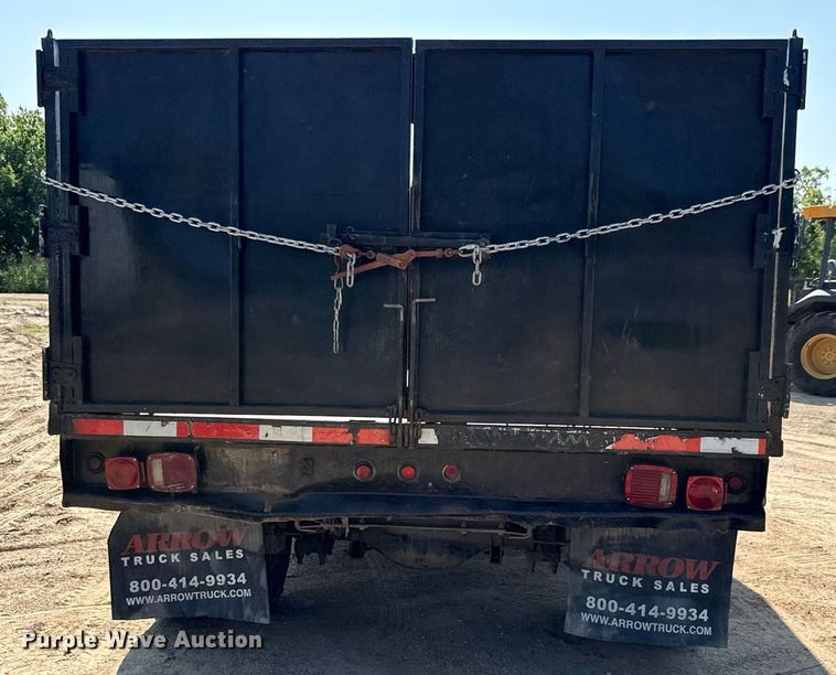 image for item ED5744 2006 Ford LCF dump truck