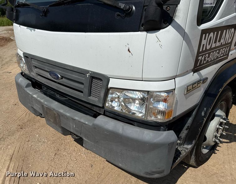 image for item ED5744 2006 Ford LCF dump truck