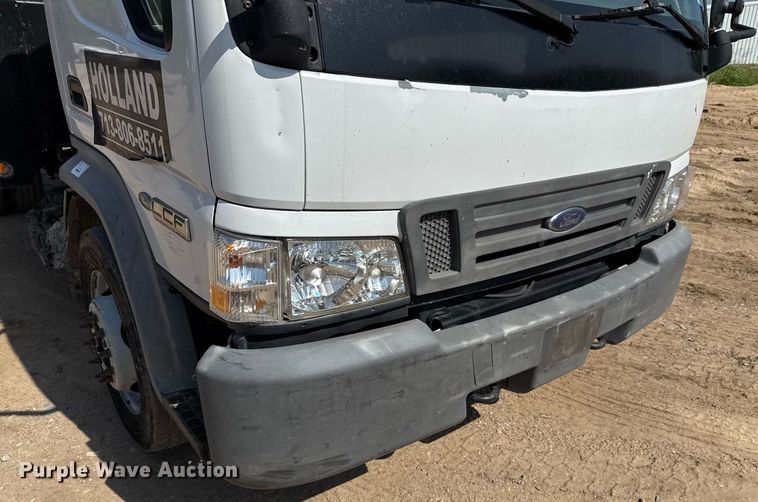 image for item ED5744 2006 Ford LCF dump truck