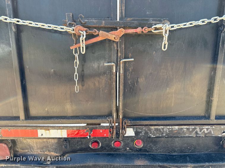 image for item ED5744 2006 Ford LCF dump truck